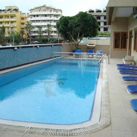 马里斯海滩酒店 马尔马里斯