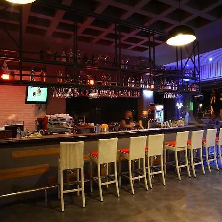 马里斯海滩酒店 3* 马尔马里斯