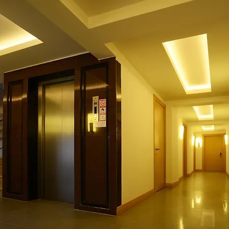 马里斯海滩酒店 3* 马尔马里斯